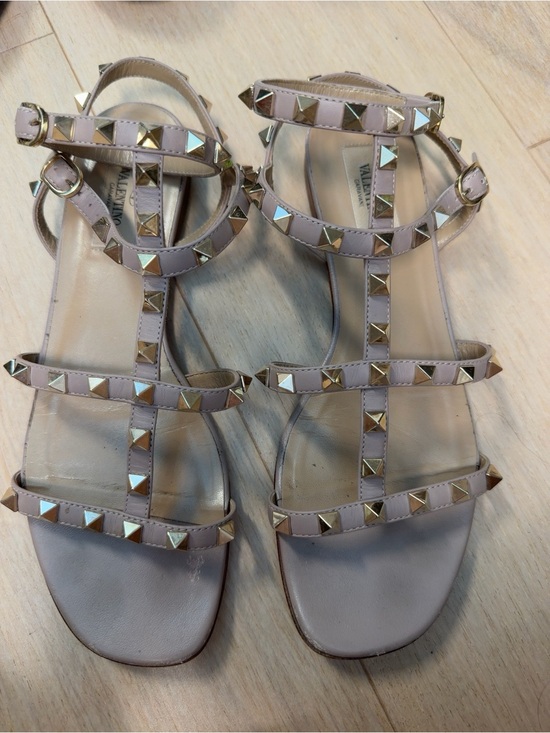 Valentino Garavani Shoes - Valentino Garavani Nude Pink Rockstud T-Strap Sandals